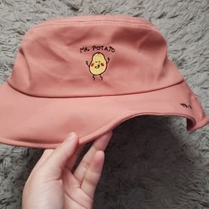 Bucket hat